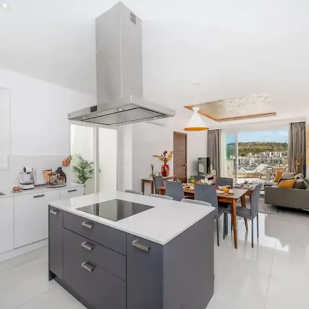 New Luxury Penthouse * St. Paul's Bay