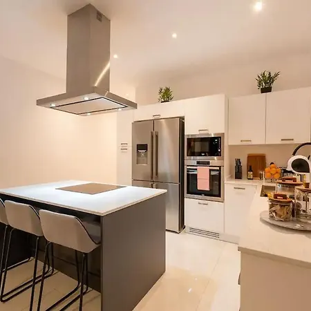 New Luxury Penthouse *